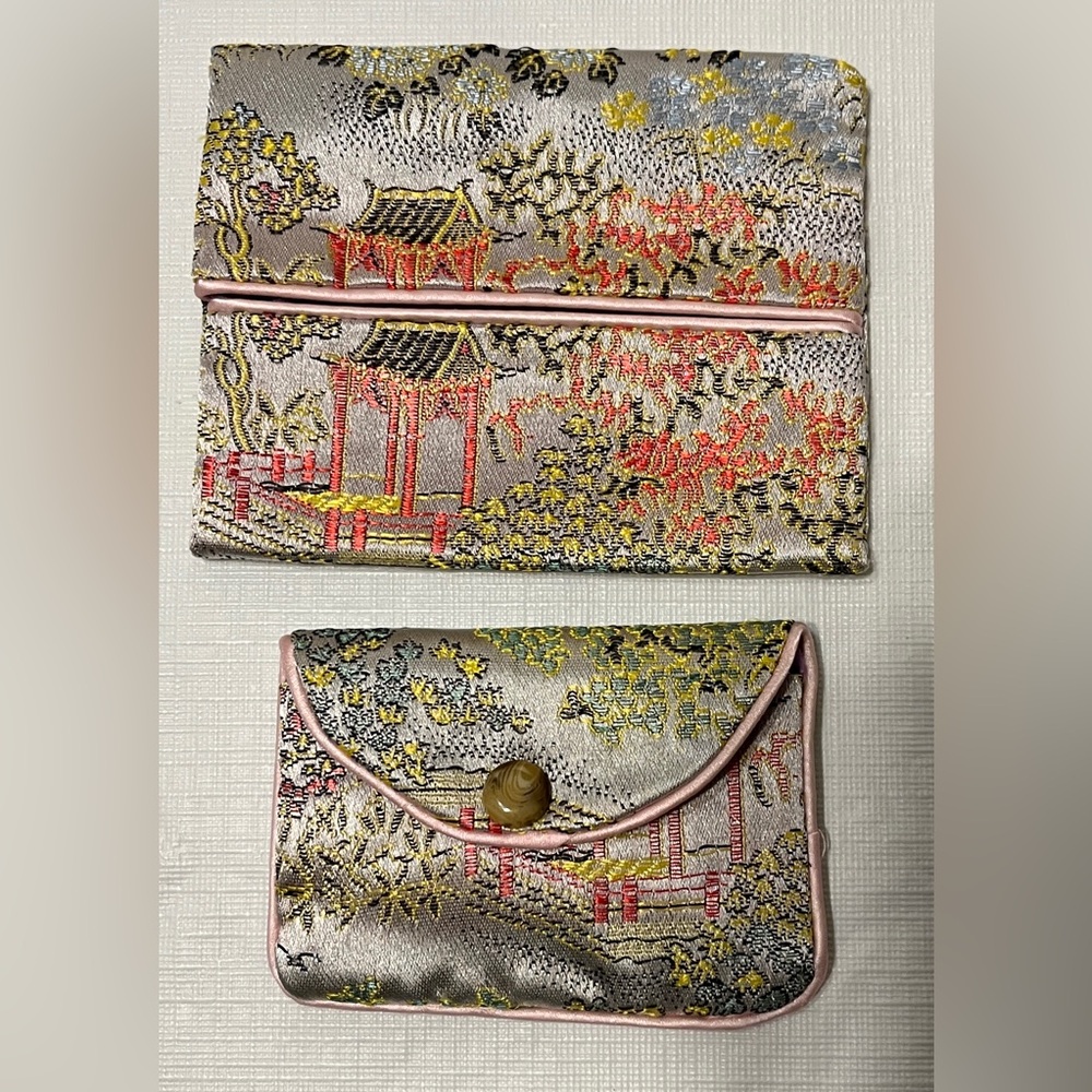 New! Beautiful Japanese purse, bag , tissue and mirror set - Picture 5 of 7